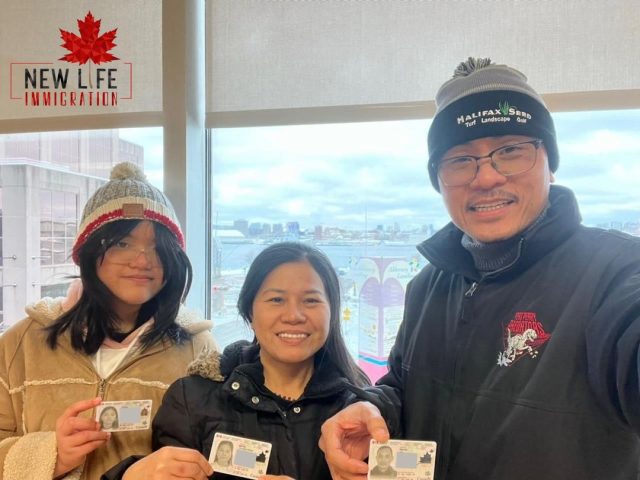 Khách hàng nhận thư xác nhận thường trú dân cho cả gia đình tại Canada ngày 20/12/2022 – chương trình định cư lao động tay nghề sau 10 tháng làm việc tại Halifax