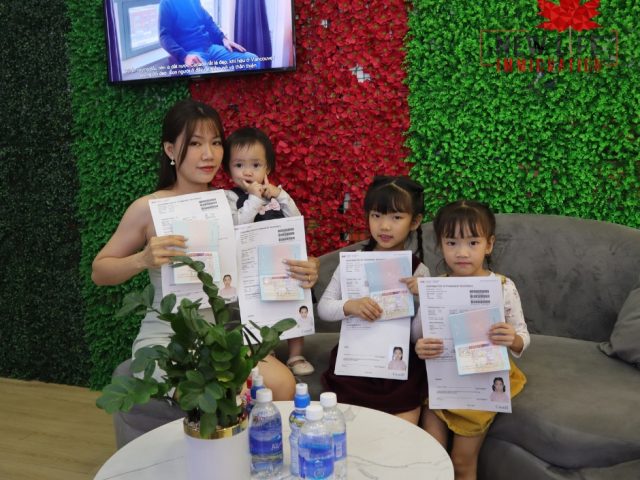 Gia đình chị Xuân nhận PR Canada thành công tại văn phòng New Life Immigration
