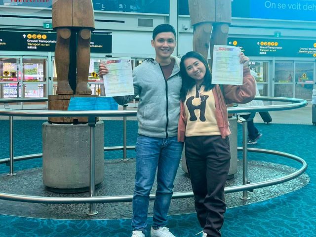 Gia đình chị Thảo cầm visa thường trú nhân Canada tại sân bay Vancouver – định cư thành công theo chương trình Caregiver với sự hỗ trợ của New Life Immigration.