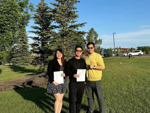 Gia đình anh Hùng chị Hạnh nhận giấy xác nhận thường trú nhân (COPR) tại Canada – khách hàng New Life Immigration