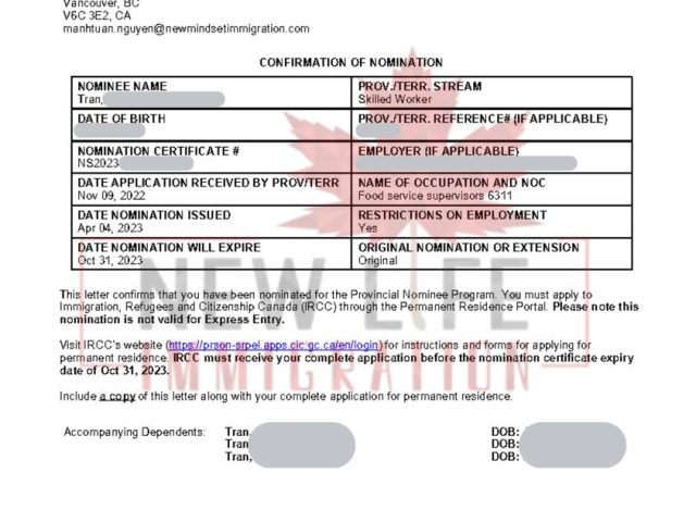 Ms.Trần – khách hàng New Life Immigration nhận thư đề cử tỉnh bang Nova Scotia cho vị trí Food Service Supervisor