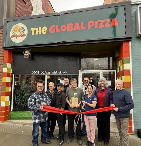 CHÚC MỪNG CHỊ THÚY CHÍNH THỨC MỞ TIỆM PIZZA TẠI WETASKIWIN, CANADA THEO DIỆN C11